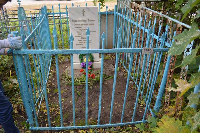 Уборка территории воинских захоронений в г.Чистополь.