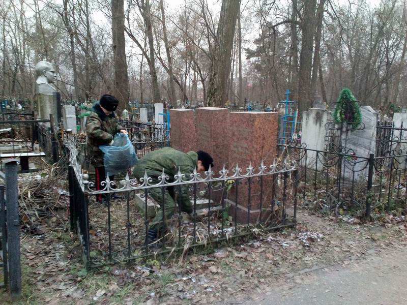 Уборка воинских захоронений на кладбищах в Республике Татарстан. 2017 г.