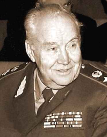 Генерал армии Махмут Ахметович Гареев.