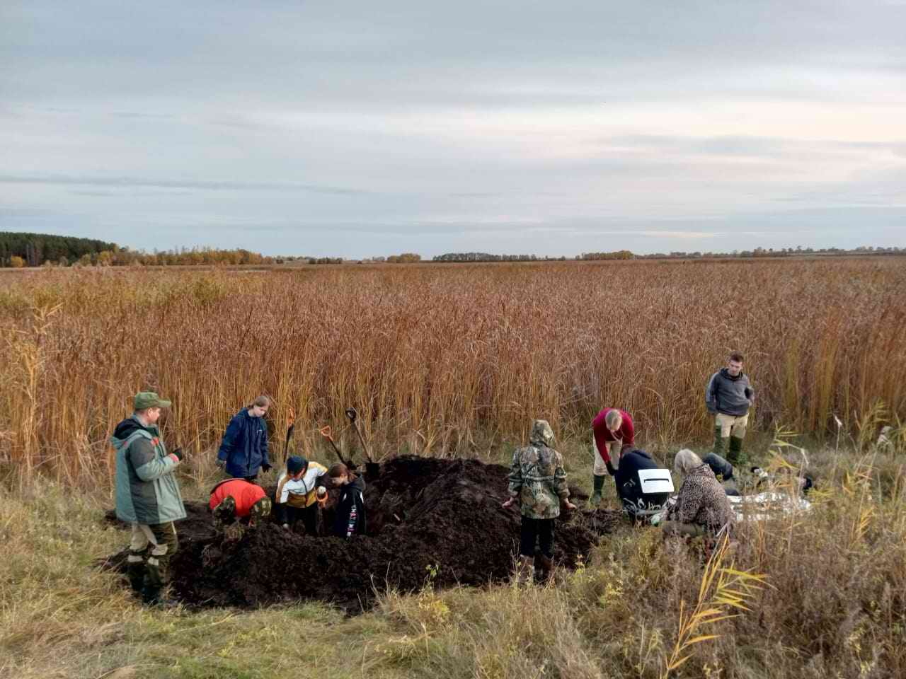    ,      19181922 . . 2025 .