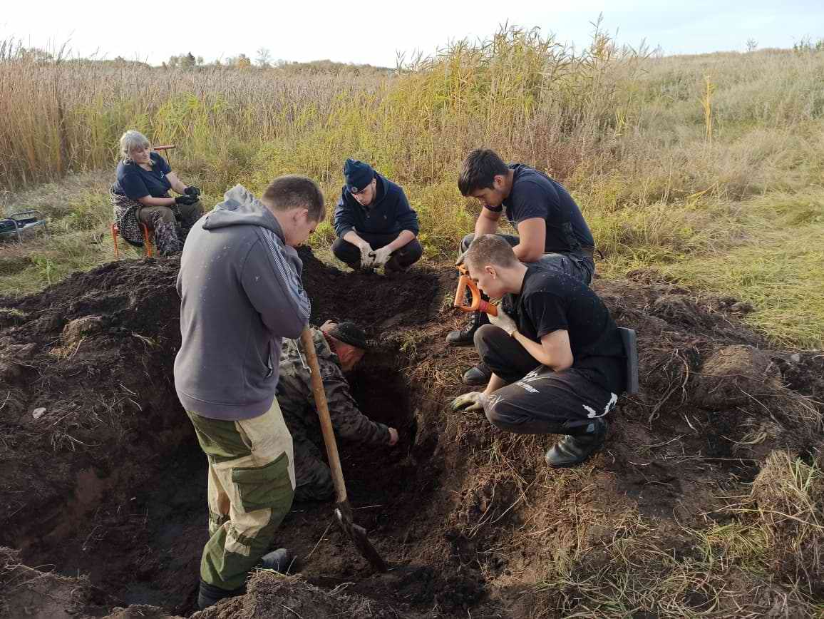    ,      19181922 . . 2025 .