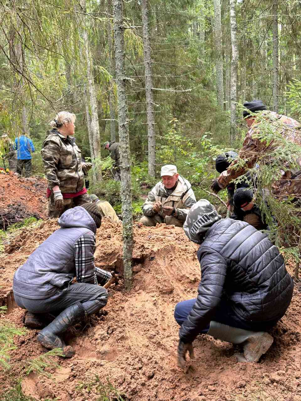 Поисковики установили экипаж Героя Советского Союза Гречишникова.
Киришский район Ленинградской области - Республика Татарстан. 2025 г. Поисковики установили экипаж Героя Советского Союза Гречишникова.
Киришский район Ленинградской области - Республика Татарстан. 2025 г.