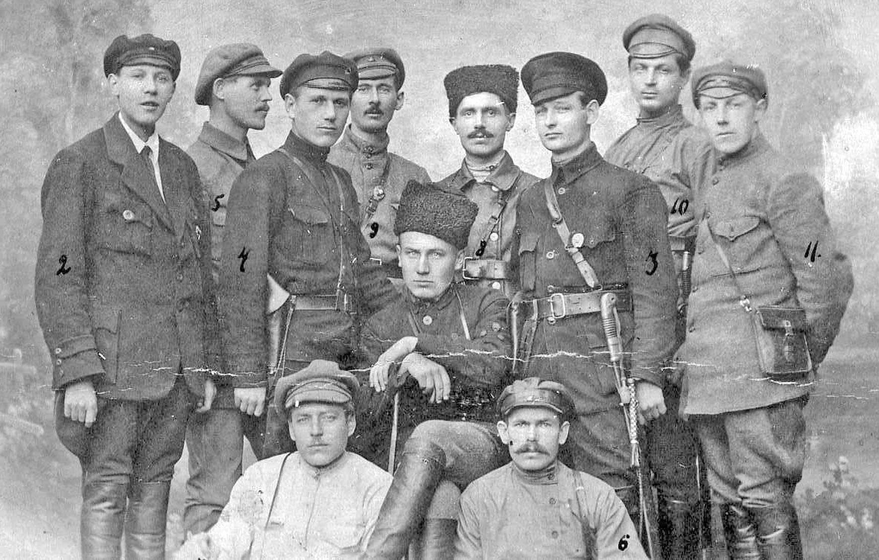    ,      19181922 . . 2025 .