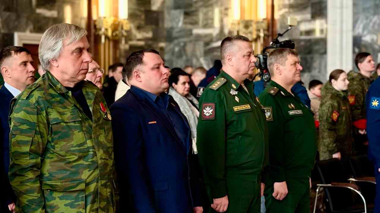 В Подмосковье с почестями захоронили экипаж Героя Советского Союза Василия Гречишникова.
г.Мытищи Московской области - Республика Татарстан. 2026 г. В Подмосковье с почестями захоронили экипаж Героя Советского Союза Василия Гречишникова.
г.Мытищи Московской области - Республика Татарстан. 2026 г.