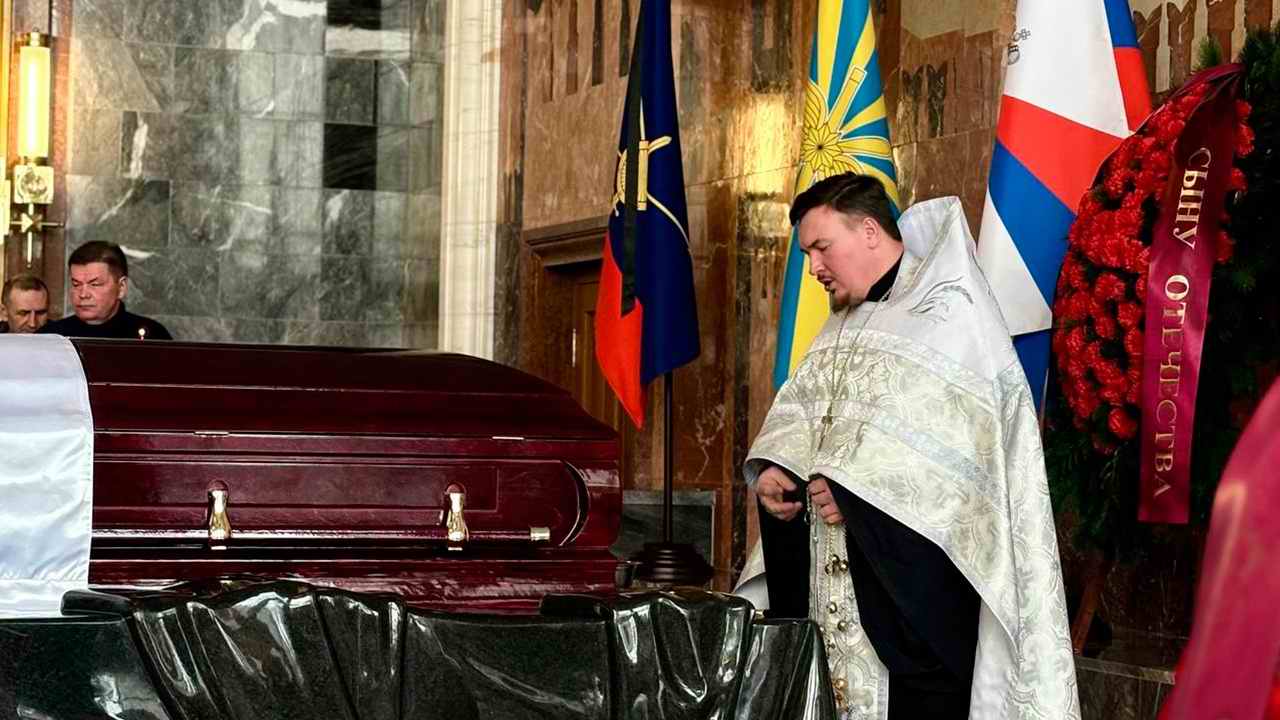 В Подмосковье с почестями захоронили экипаж Героя Советского Союза Василия Гречишникова.
г.Мытищи Московской области - Республика Татарстан. 2026 г. В Подмосковье с почестями захоронили экипаж Героя Советского Союза Василия Гречишникова.
г.Мытищи Московской области - Республика Татарстан. 2026 г.